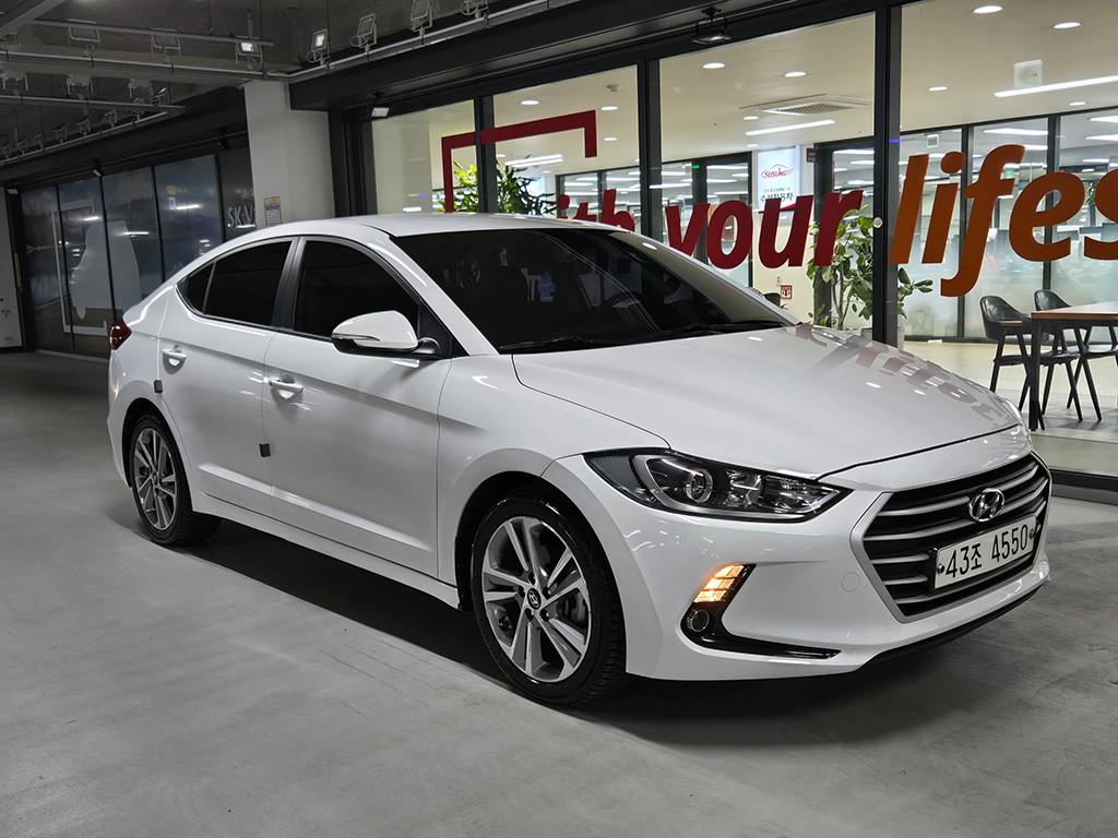 HYUNDAI Avante 2018 Blanco - Importación desde Corea - HF Imports Iquique - Foto 1