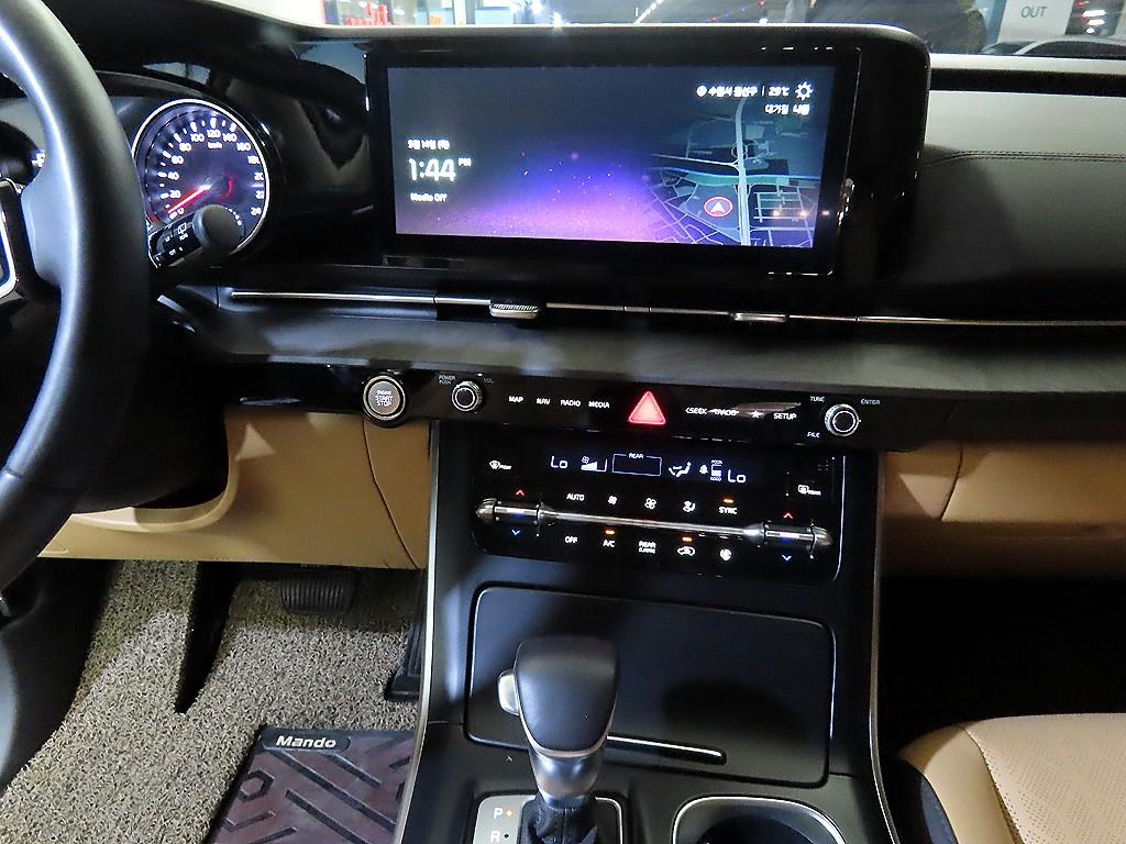 KIA Carnival - Vista 11