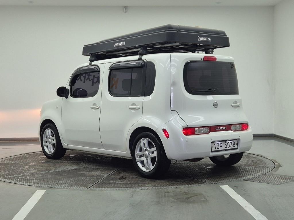 Nissan Cube - Vista 3