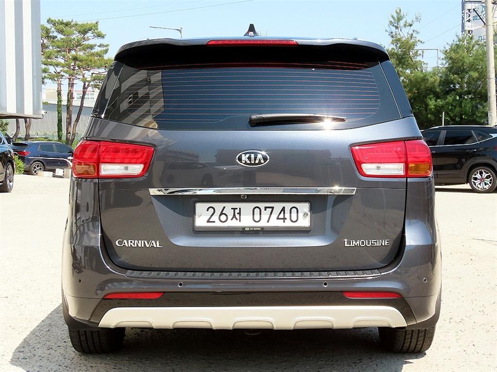 KIA Carnival - Vista 4