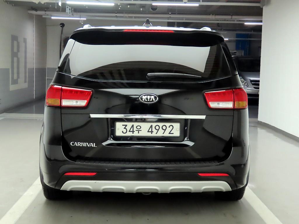 KIA Carnival - Vista 3