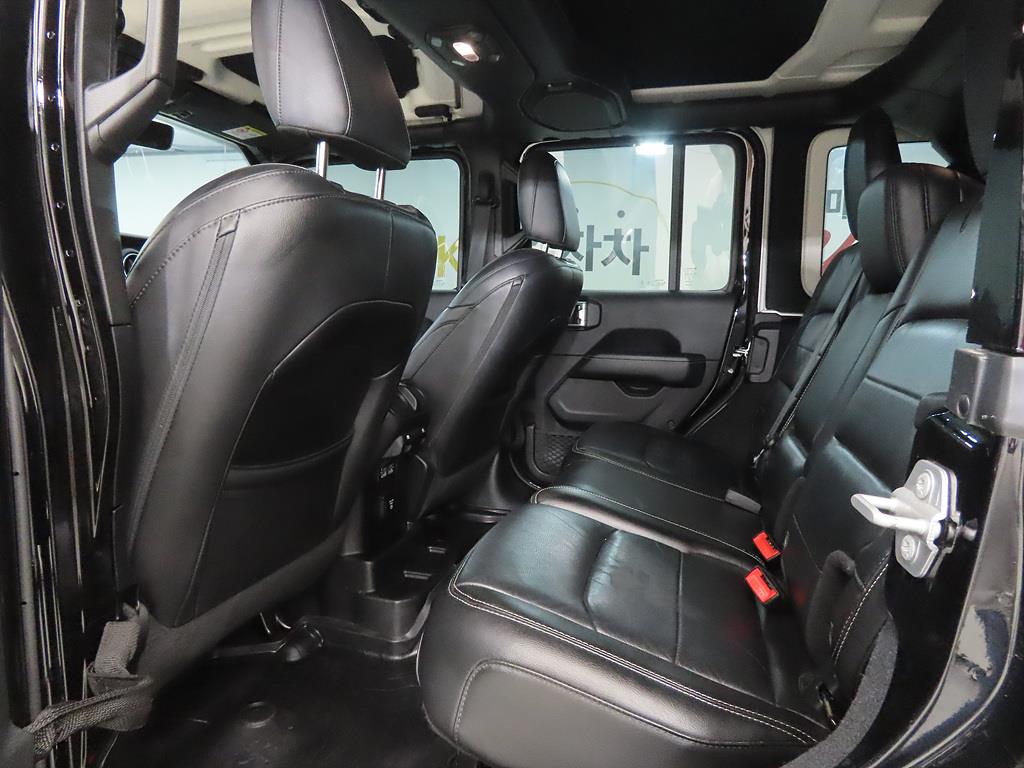 Jeep Wrangler - Vista 6