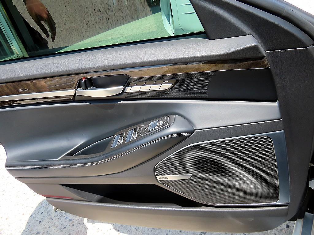 Genesis EQ900 - Vista 11