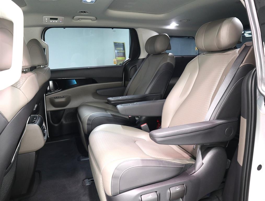 KIA Carnival - Vista 10