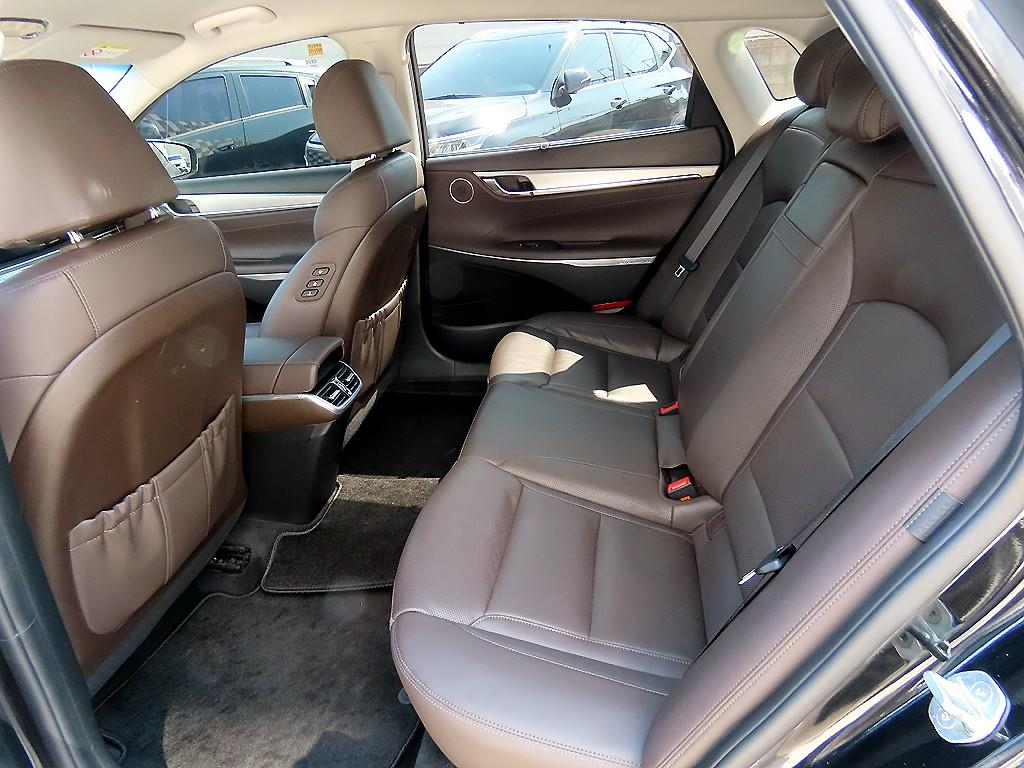 HYUNDAI Grandeur - Vista 6