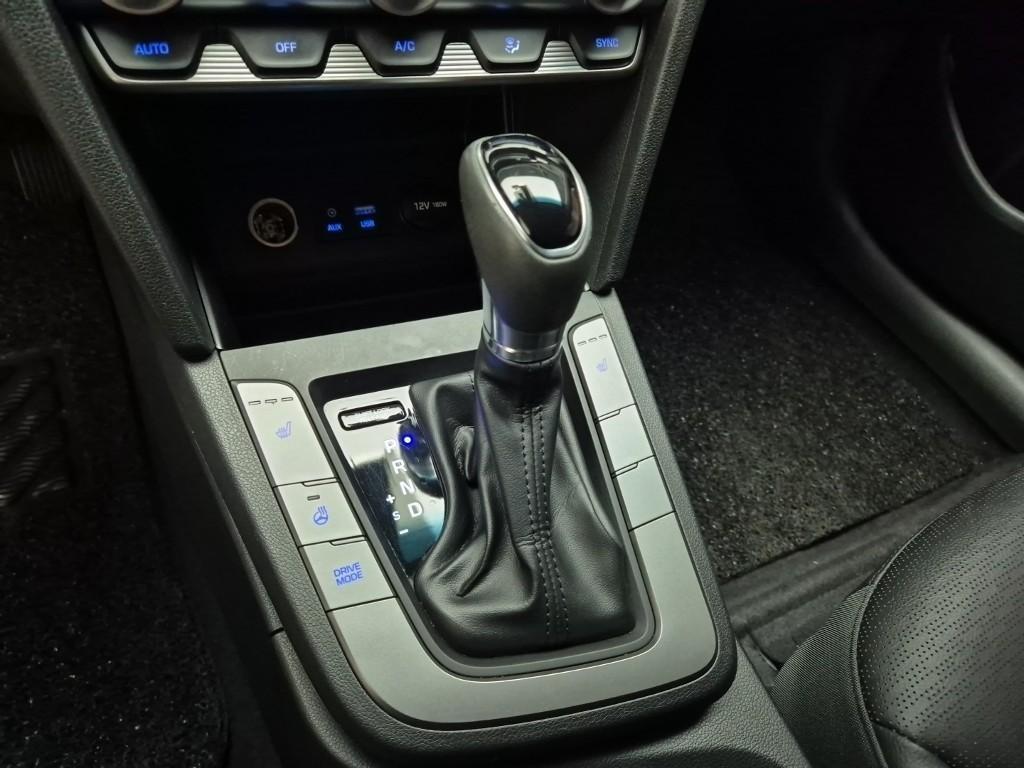 HYUNDAI Avante - Vista 8