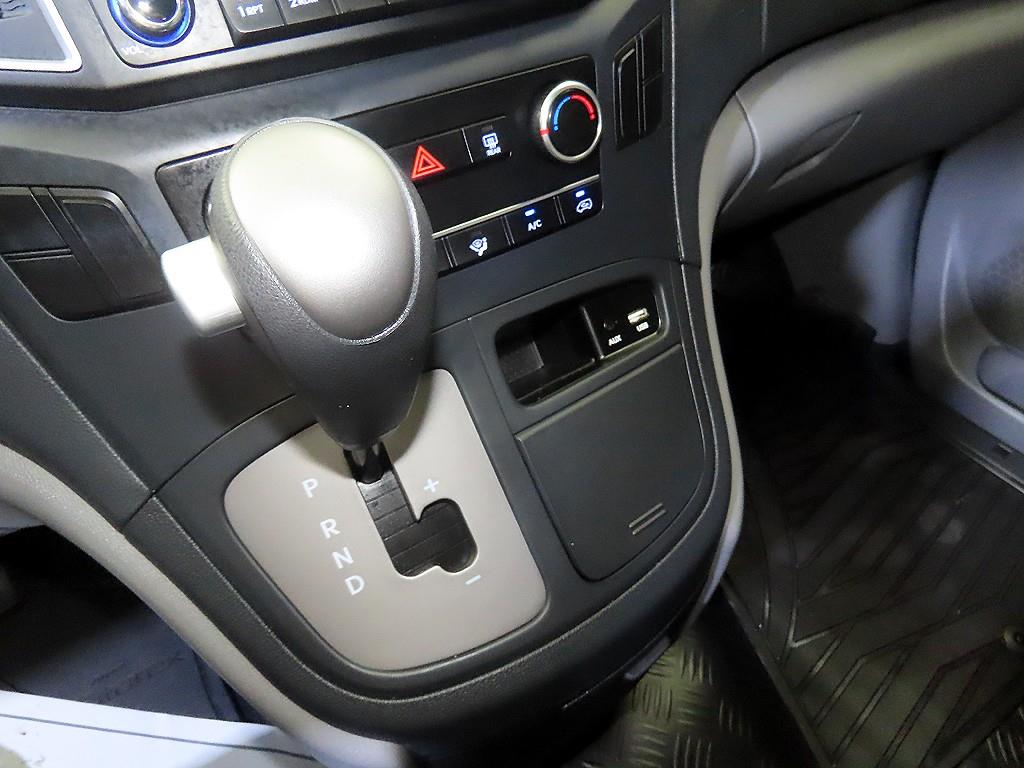 HYUNDAI Starex - Vista 11