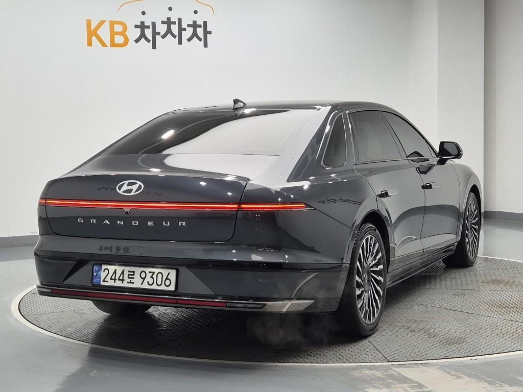 HYUNDAI Grandeur - Vista 3
