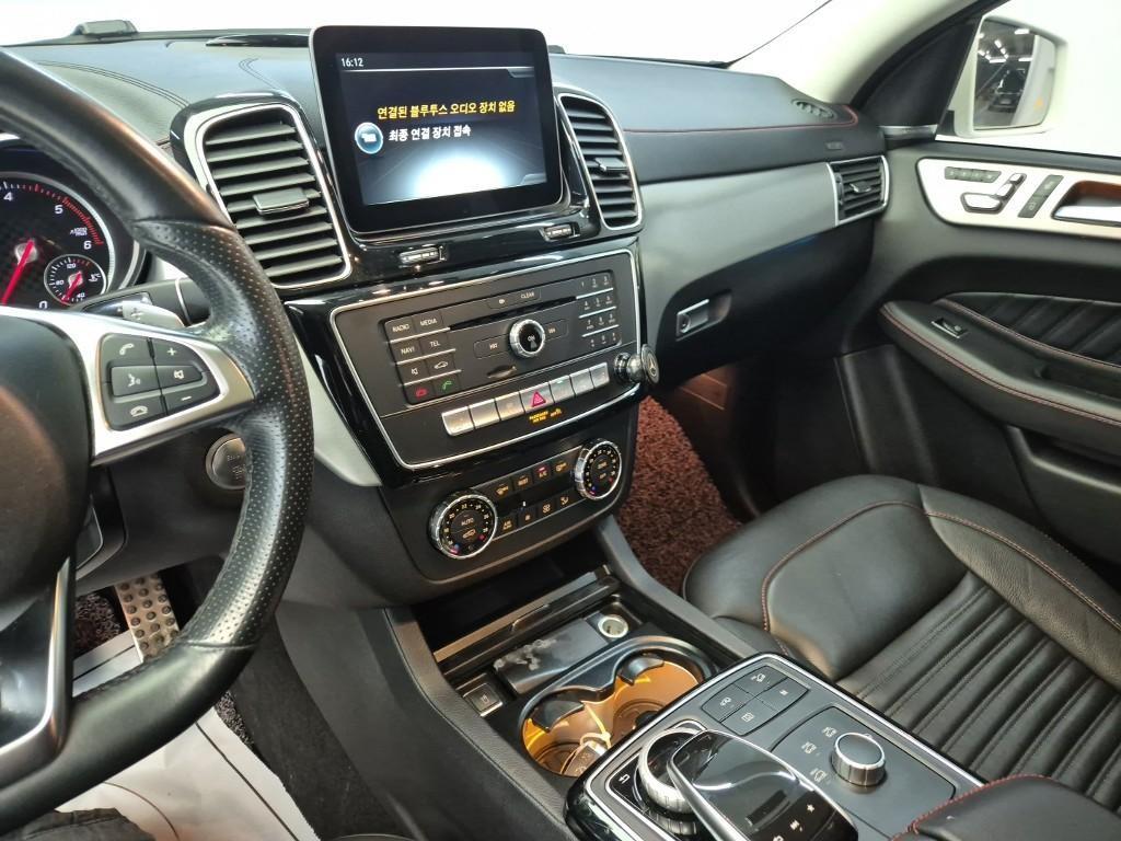 Mercedes Benz GLE Class - Vista 10