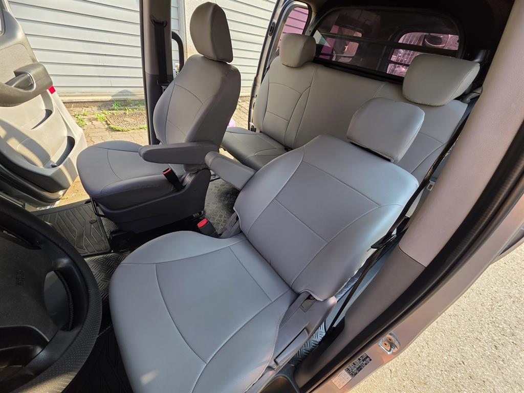 HYUNDAI Starex - Vista 9