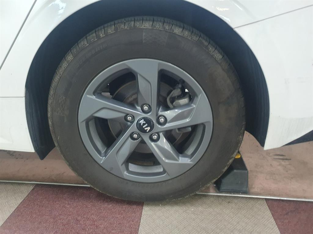 KIA K5 - Vista 11