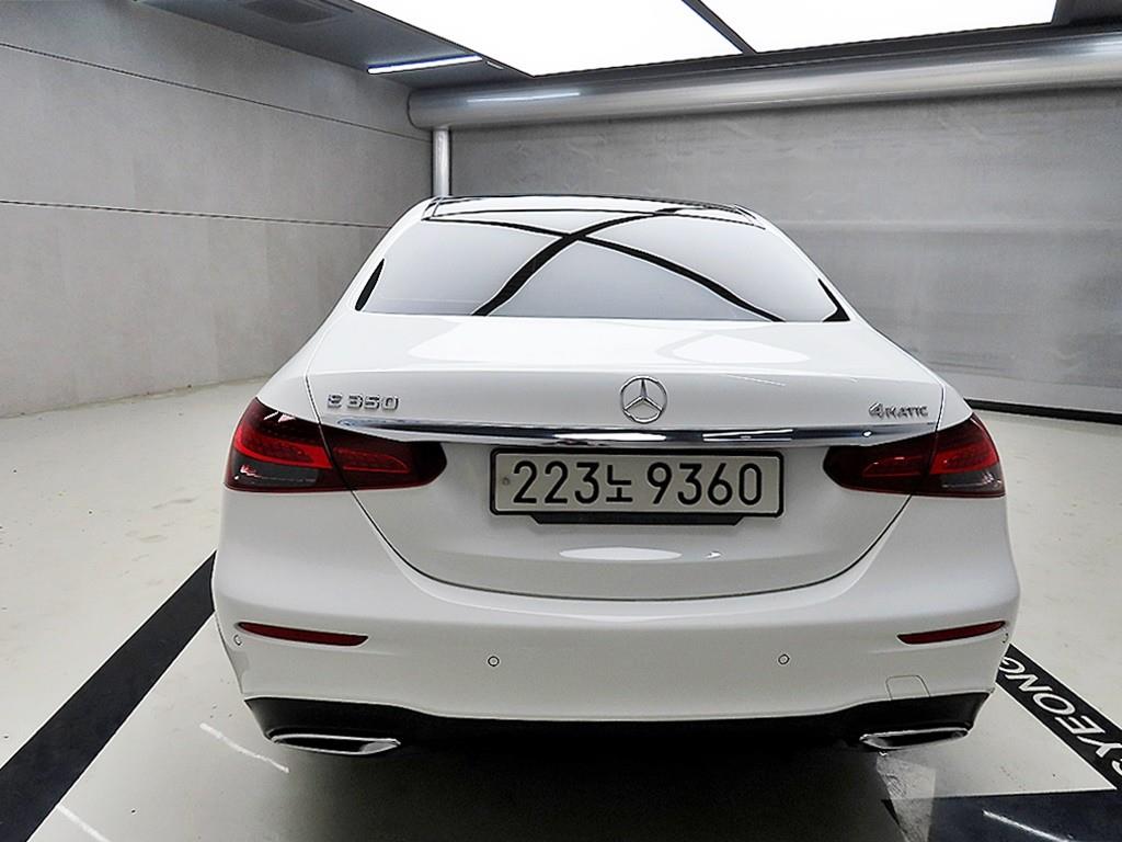 Mercedes Benz E class - Vista 3