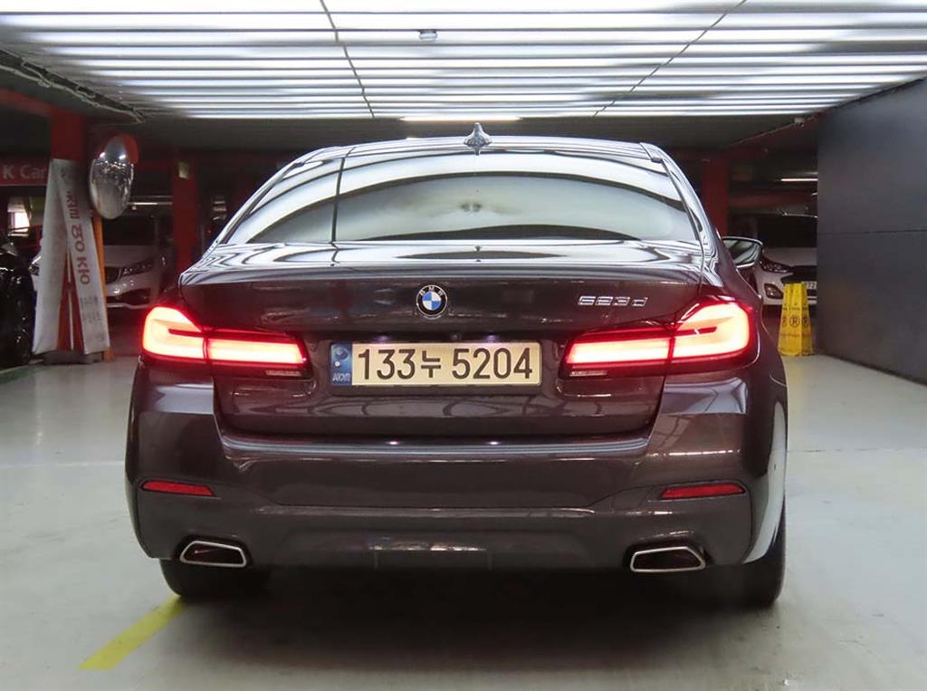 BMW 5 Series - Vista 3