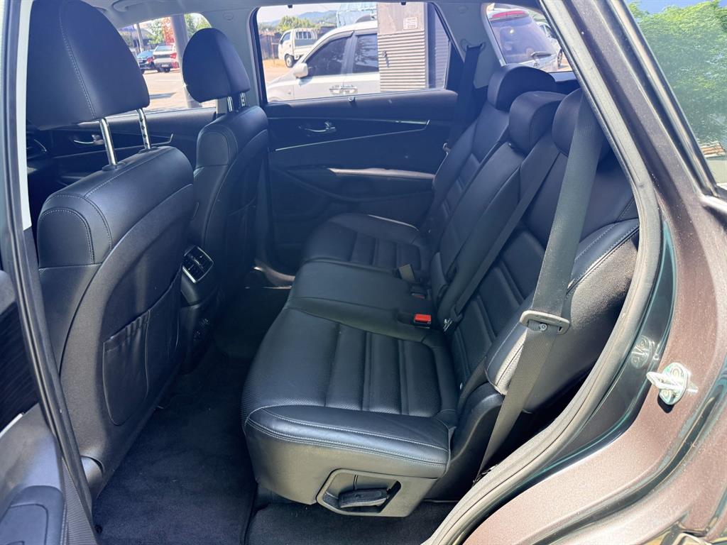 KIA Sorento - Vista 9