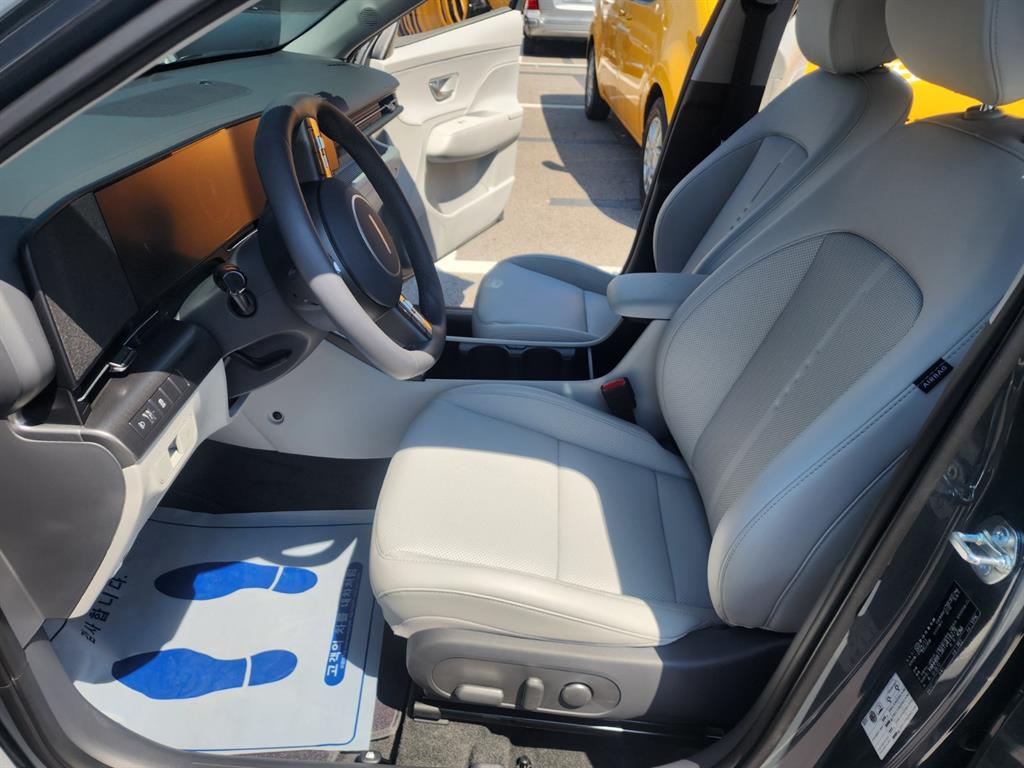 HYUNDAI Kona - Vista 10