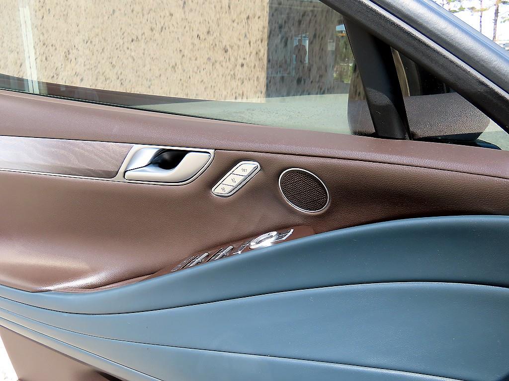 Genesis G80 - Vista 12