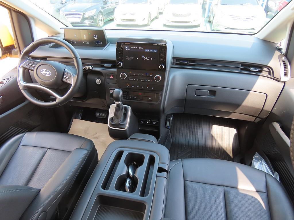 HYUNDAI Staria - Vista 5