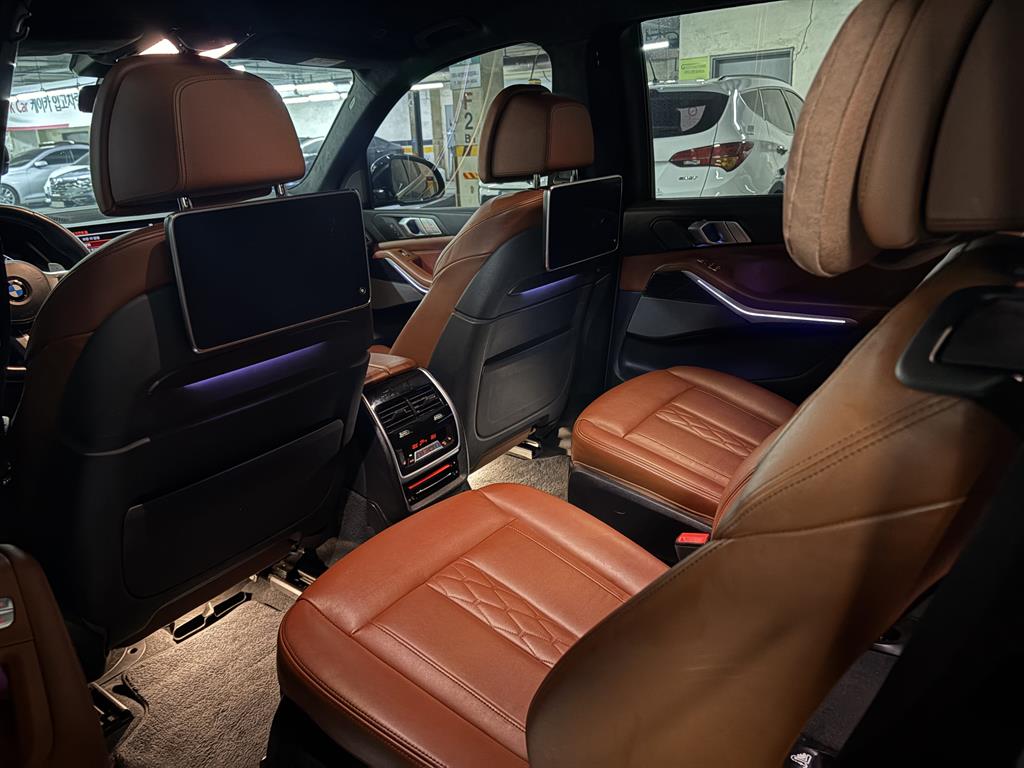 BMW X7 - Vista 5