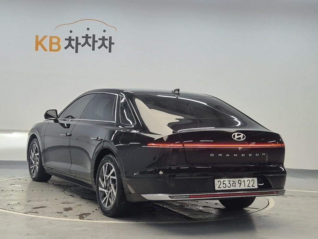 HYUNDAI Grandeur - Vista 2