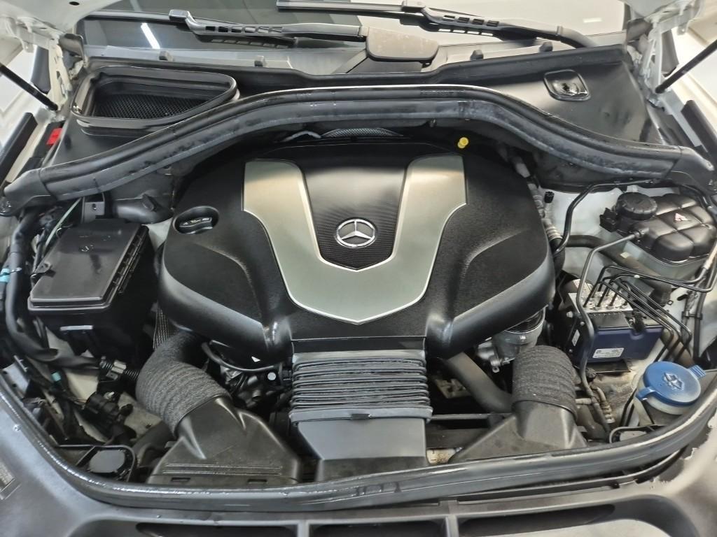 Mercedes Benz GLE Class - Vista 5
