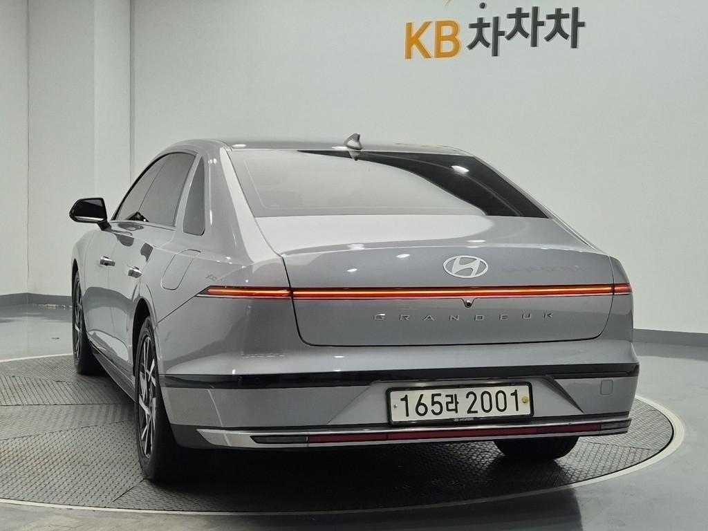 HYUNDAI Grandeur - Vista 2