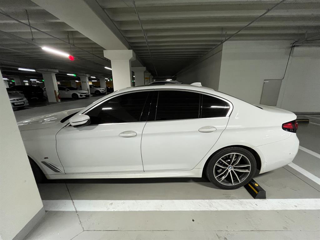 BMW 5 Series - Vista 4
