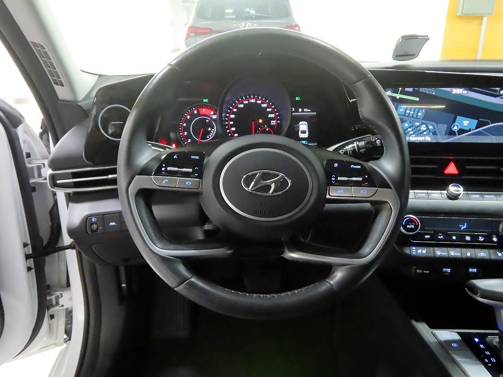 HYUNDAI Avante - Vista 7