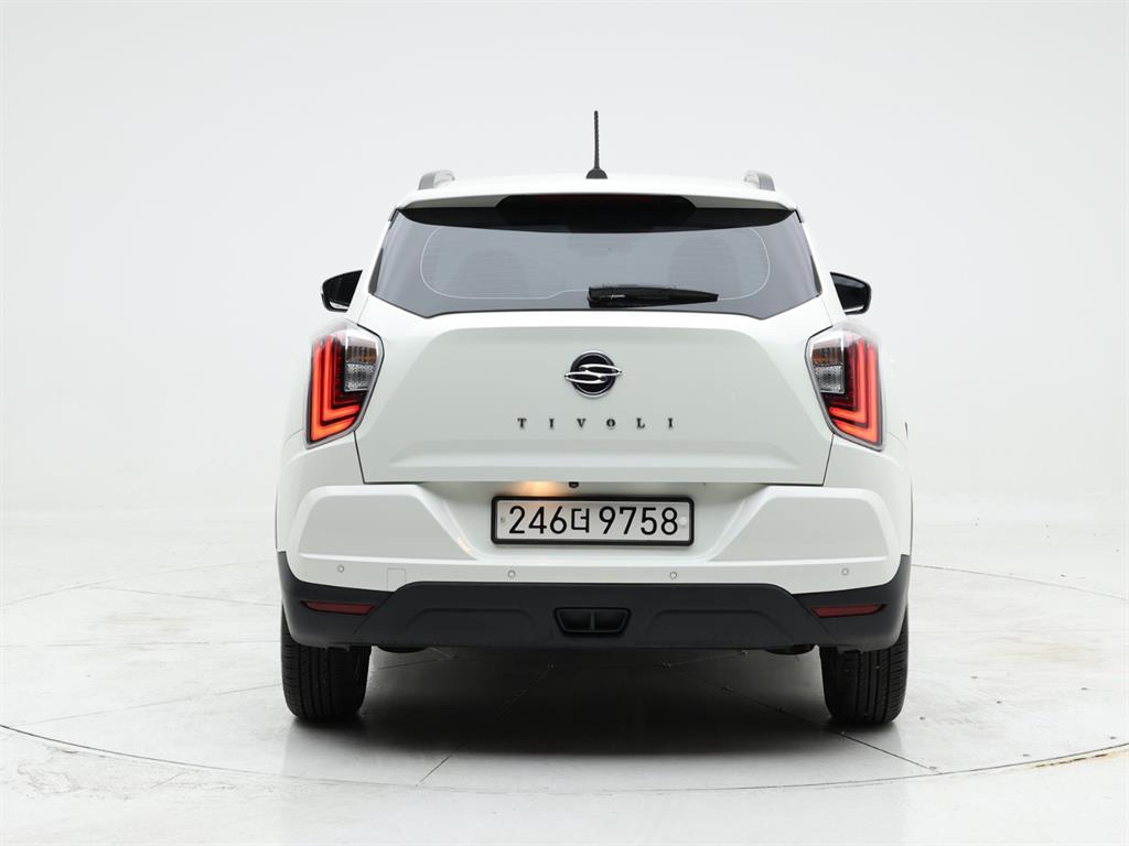 Ssangyong Tivoli - Vista 9