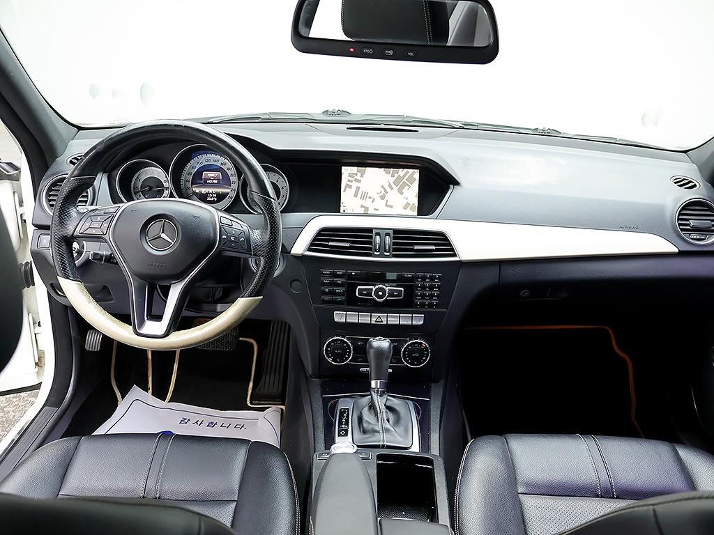 Mercedes Benz C Class - Vista 9