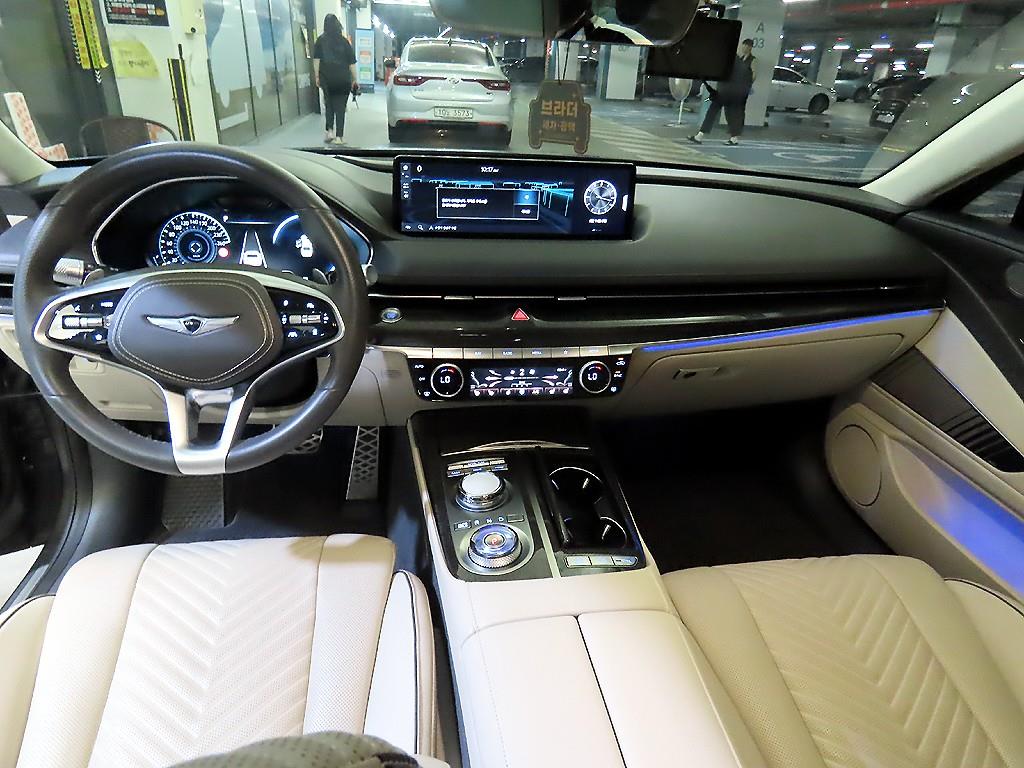 Genesis G80 - Vista 10