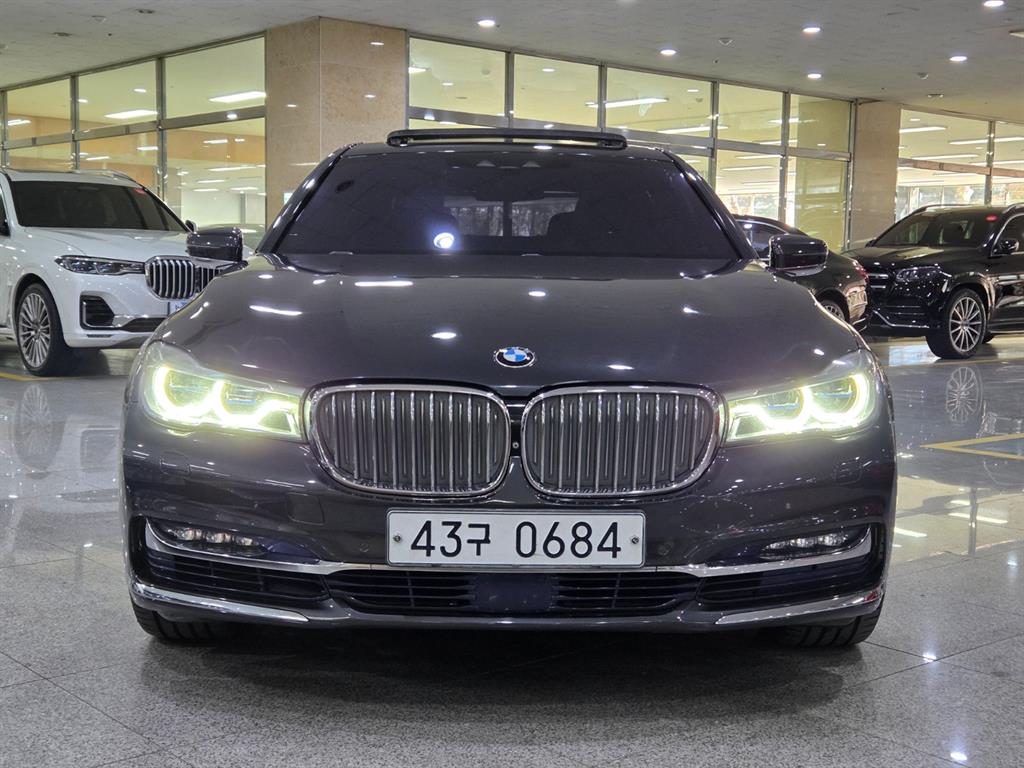 BMW 7 Series - Vista 2
