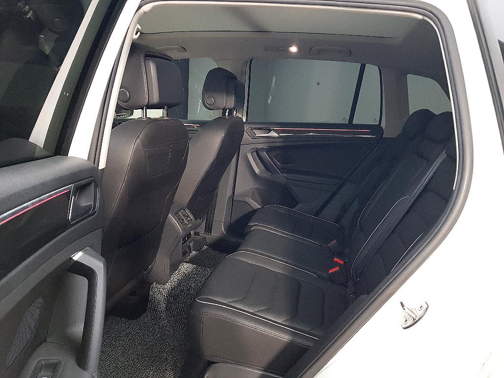 Volkswagen Tiguan - Vista 9