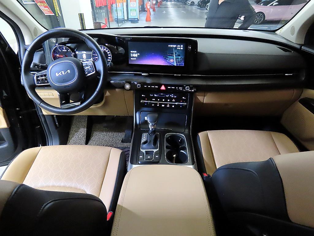 KIA Carnival - Vista 10