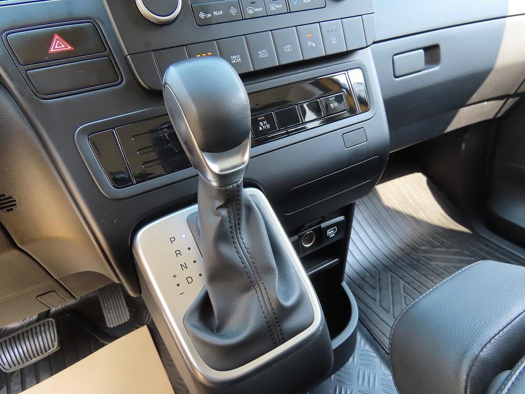 HYUNDAI Staria 2025 Amarillo - Importación desde Corea - HF Imports Iquique - Foto 13