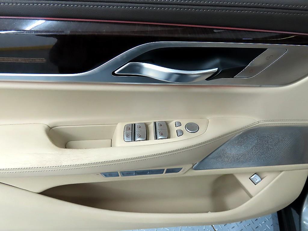 BMW 7 Series - Vista 11