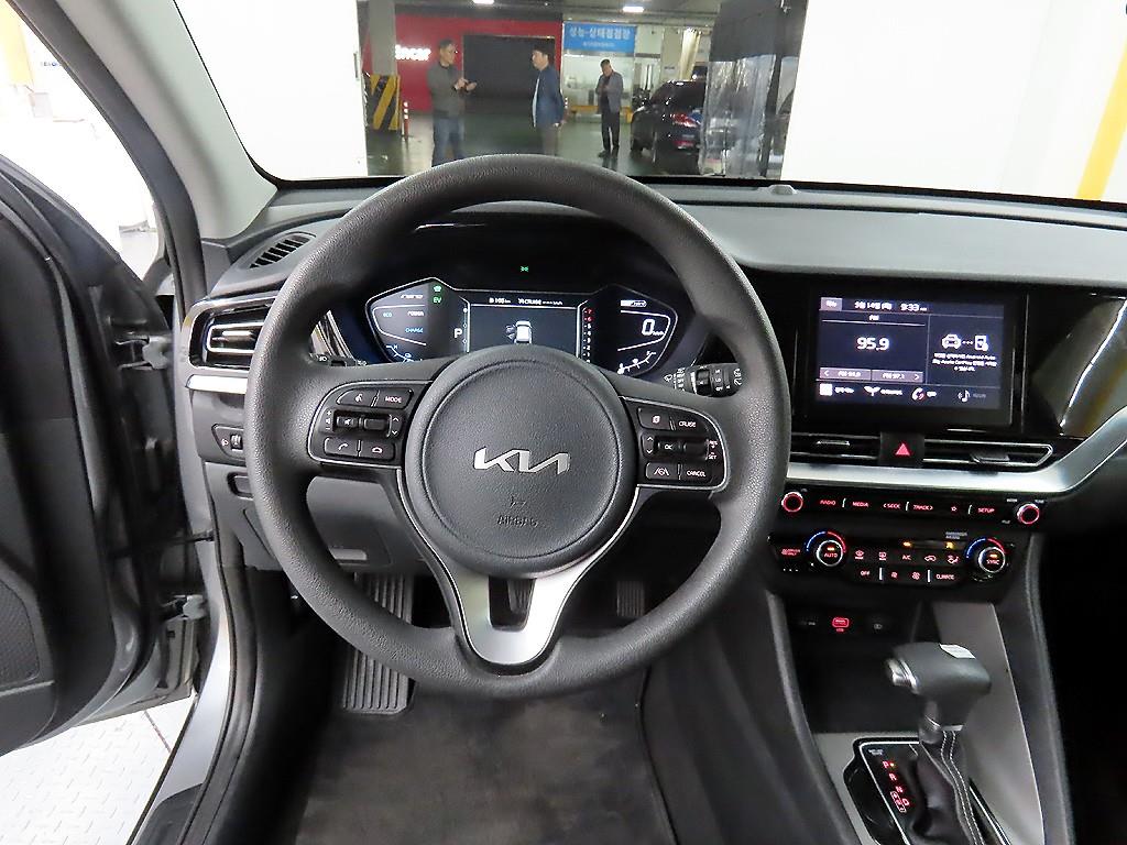 KIA Niro - Vista 9
