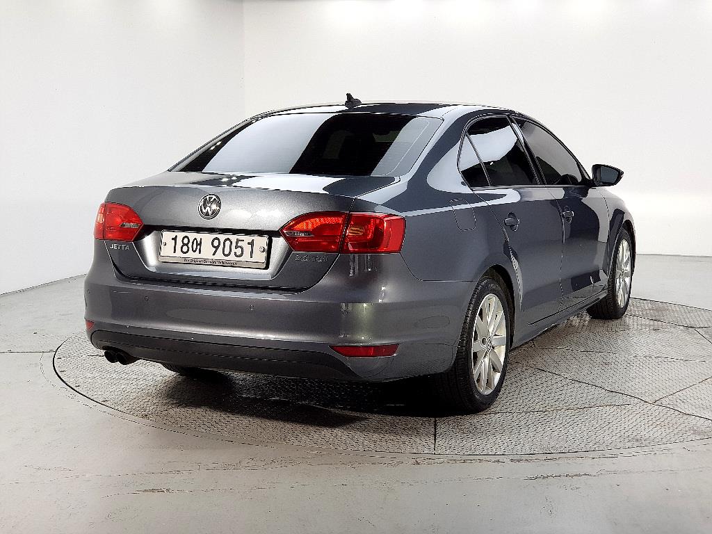 Volkswagen Jetta - Vista 4