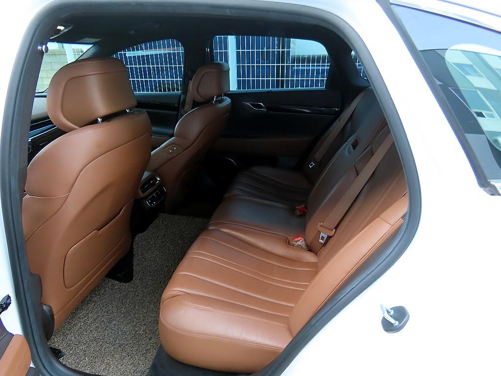 Genesis G80 - Vista 6
