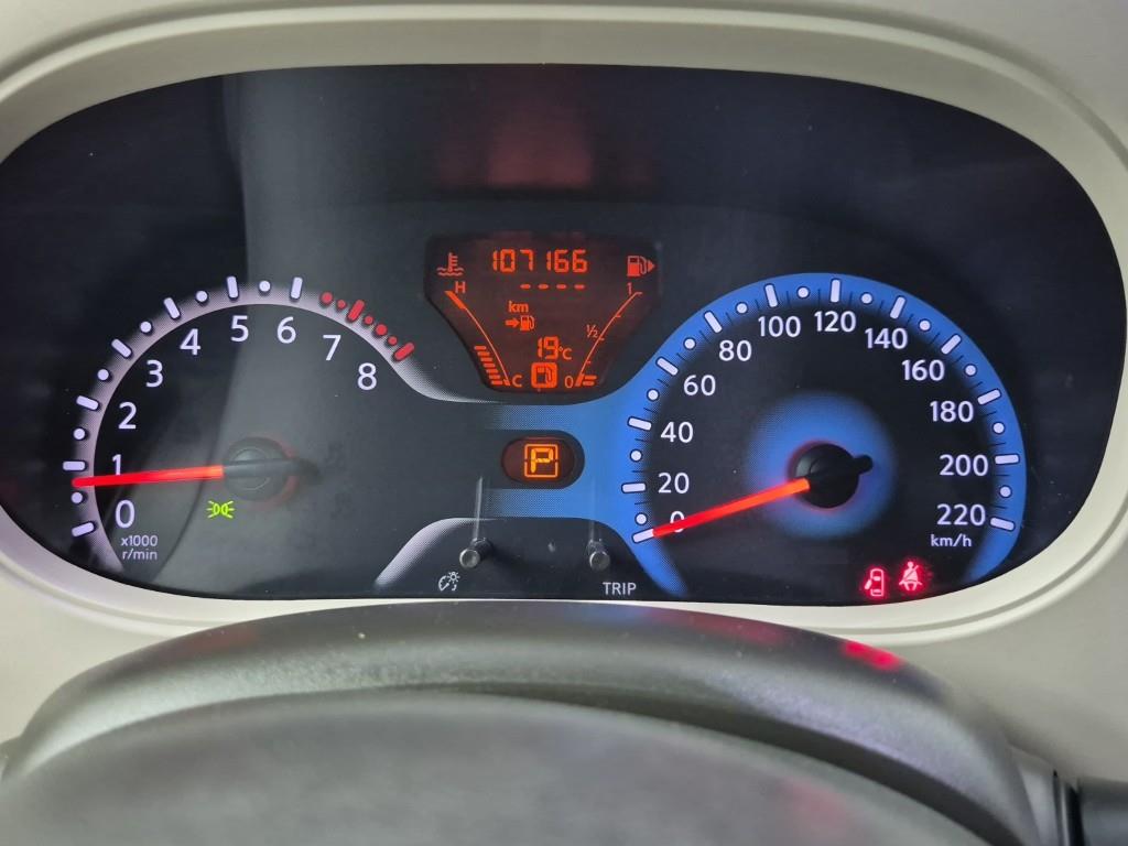 Nissan Cube - Vista 7