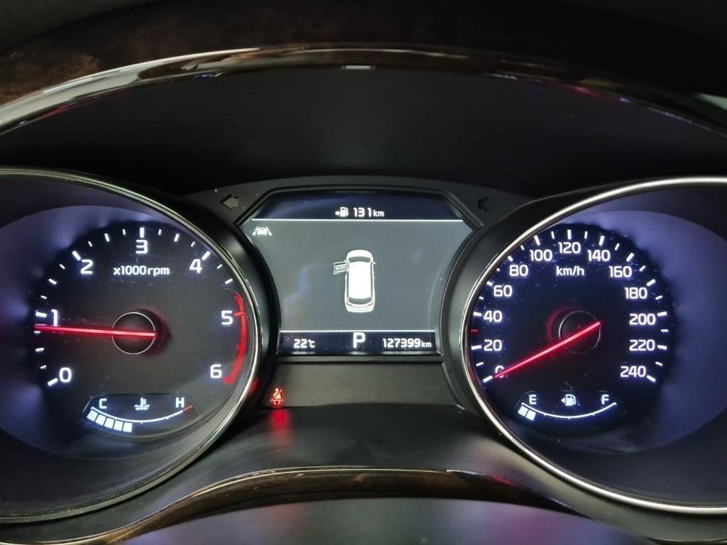 KIA Carnival - Vista 6