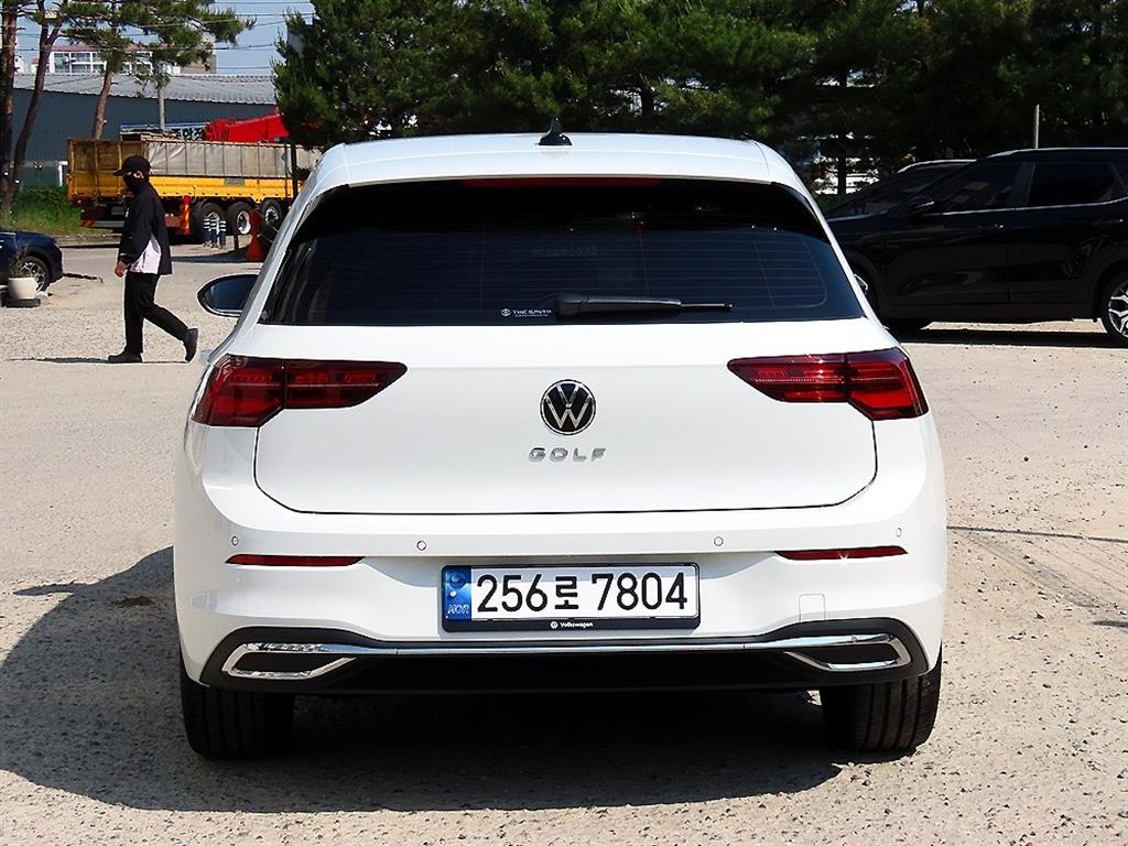 Volkswagen Golf - Vista 4