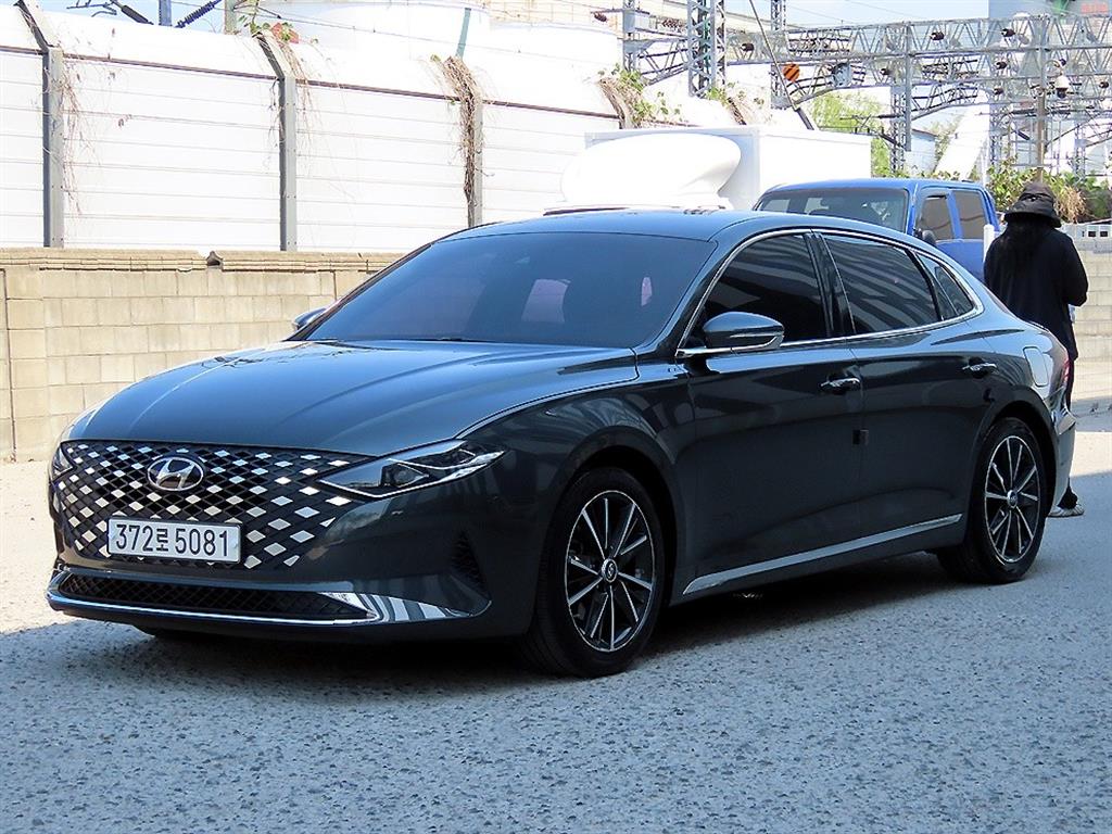 HYUNDAI Grandeur - Vista 2