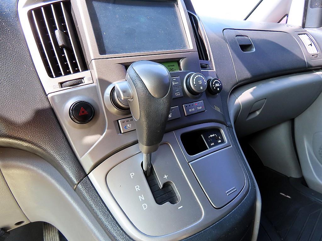 HYUNDAI Starex - Vista 12