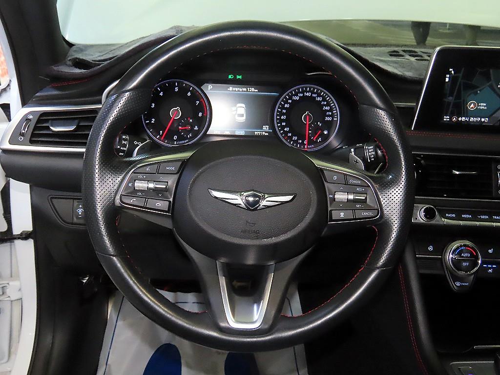 Genesis G70 - Vista 8
