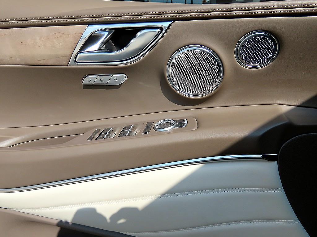 Genesis GV80 - Vista 12