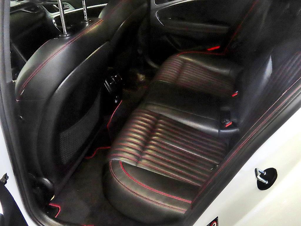 Genesis G70 - Vista 7