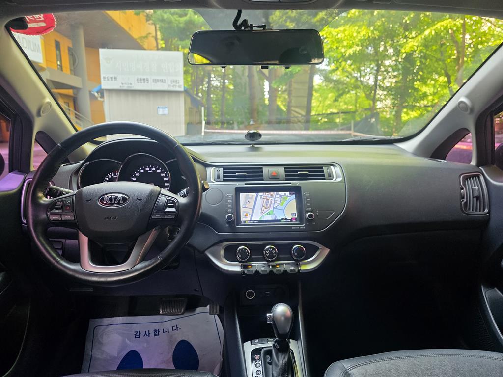 KIA Pride - Vista 9