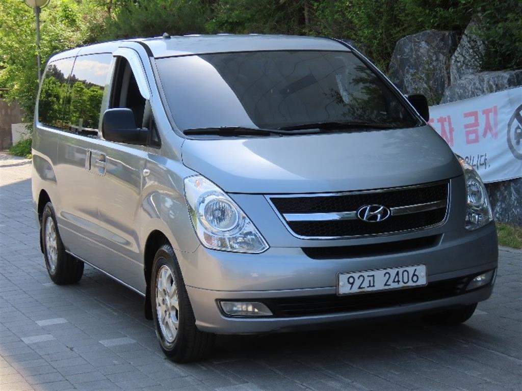 HYUNDAI Starex - Vista 3
