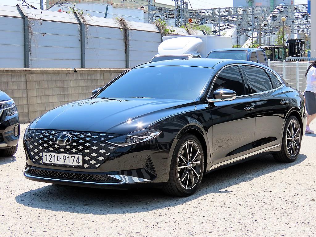 HYUNDAI Grandeur - Vista 2