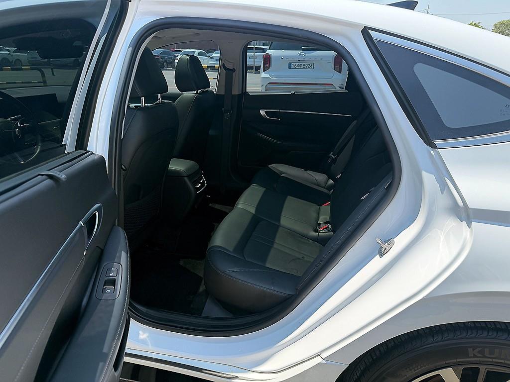 HYUNDAI Sonata - Vista 7